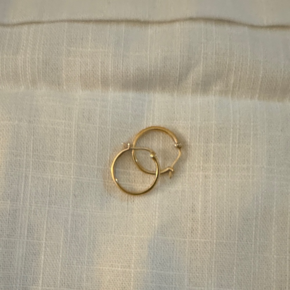 Mejuri Editor Gold Hoop Earrings